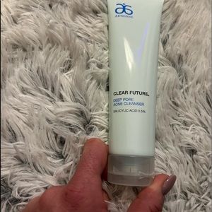Arbonne clear future fast wash! Helps with teens/adults struggling with acne.